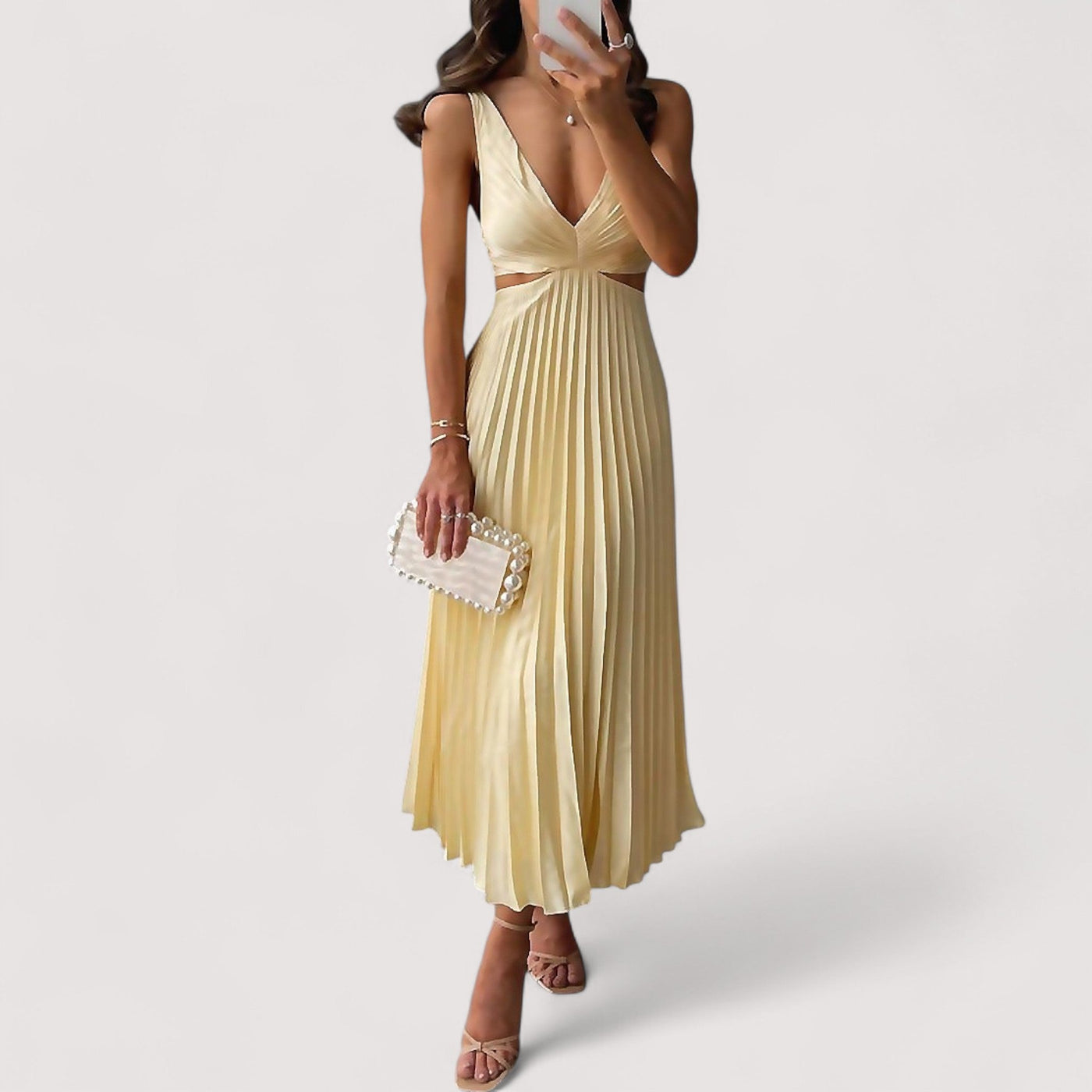 Veléa™ | Annelise Backless Maxi Dress