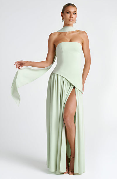 Lunaria™ Elegant Contrast Maxi Dress