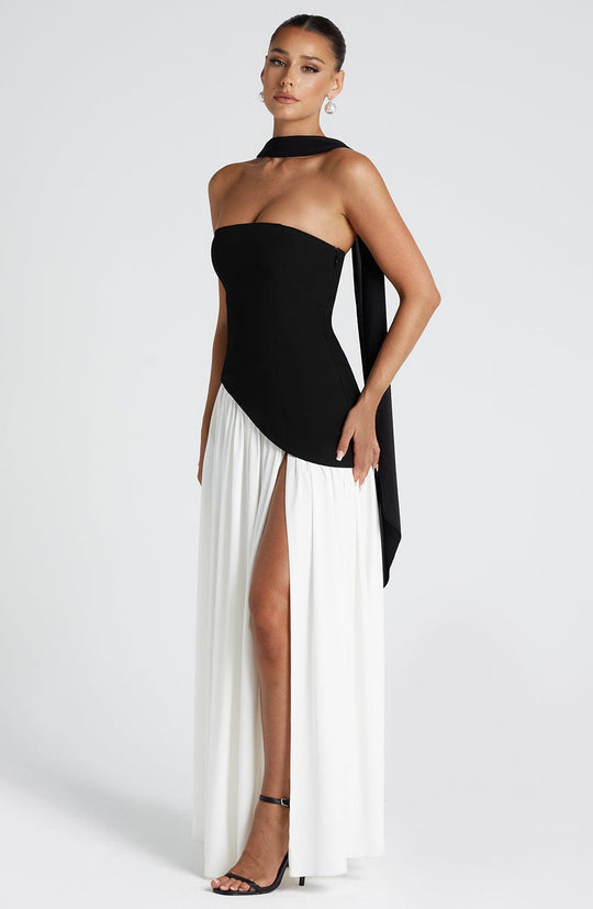 Lunaria™ Elegant Contrast Maxi Dress