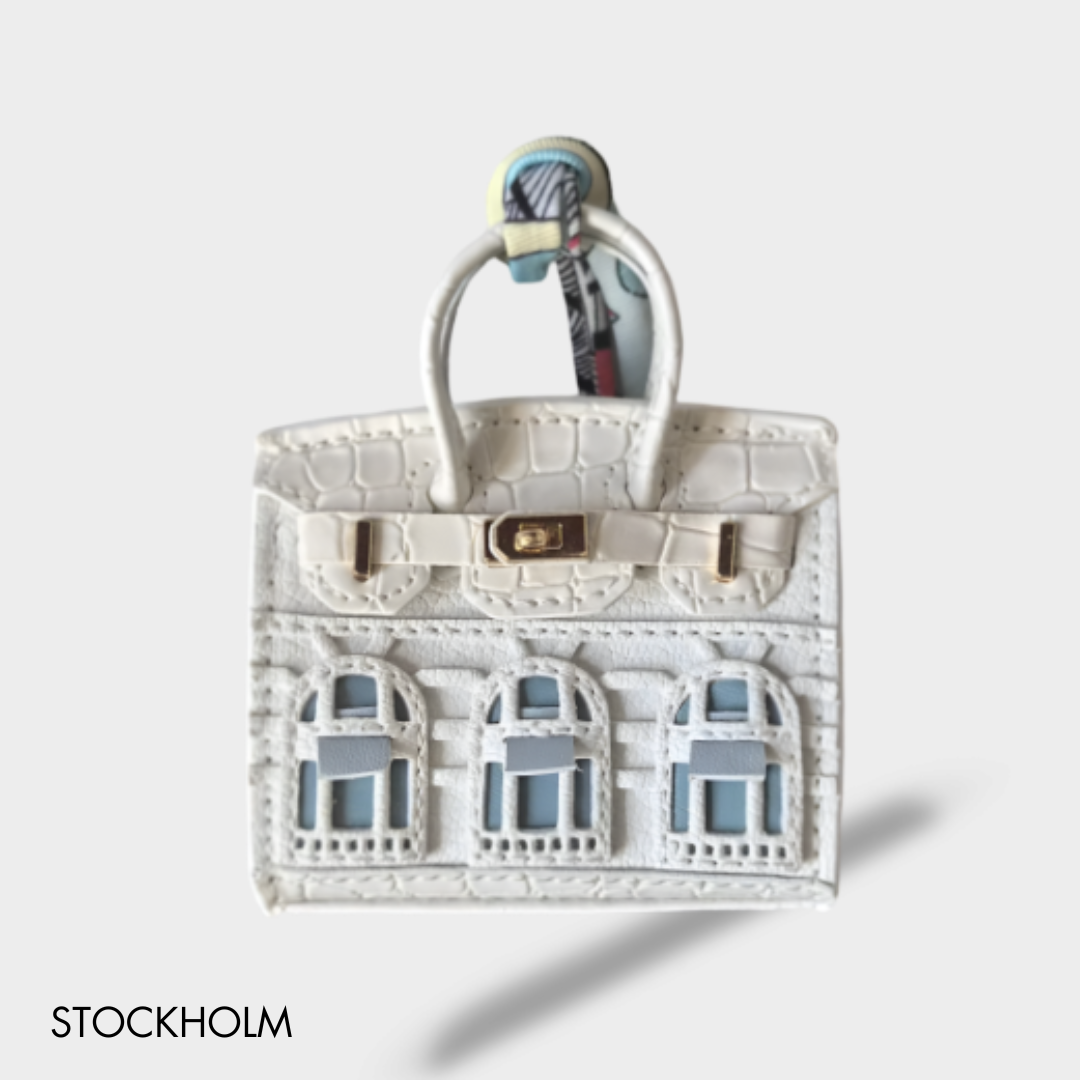 LuxeClip™ – Stylish, Compact & Luxurious